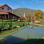 REPORTAJ: Casa Vali din comuna Șuncuiuș, jud. Bihor, este un loc de vis și primitor de la poalele munților Pădurea Craiului, unde să te  relaxezi/petreci vacanța alături de cei dragi. (EXCLUSIV- GALERIE FOTO)