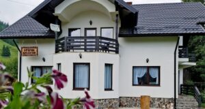 Pensiunea Ștefan Bucovina, din satul Botuș, comuna Fundu Moldovei, jud. Suceava, este un loc de vis din inima Bucovinei, unde vă puteți  petrece un sejur de vacanță de neuitat. (EXCLUSIV- GALERIE FOTO)