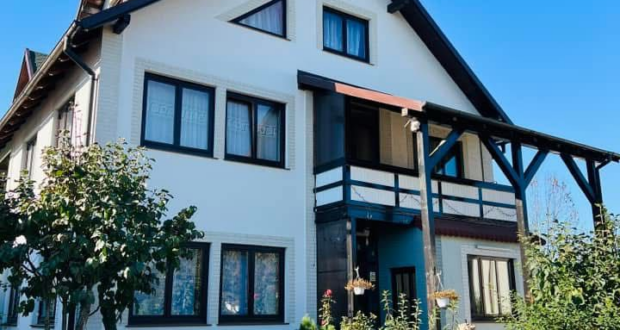 Pensiunea Casa Lăcrămioara din comuna Sânpetru, jud. Brașov, este un loc primitor, care dispune de un adevărat confort, aici puteți să vă petreceți un sejur de vacanță de neuitat. (EXCLUSIV-GALERIE FOTO)