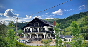 Luisenthal Conac, din comuna Fundu Moldovei, jud. Suceava, este un loc de poveste din inima Bucovinei, unde puteți să vă peteceți vacanța vara aceasta, având parte de confort și ospitalitate. (GALERIEFOTO)